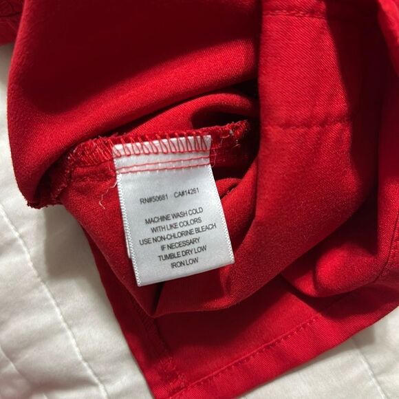 Grey’s Anatomy XS Red V-Neck Short Sleeve Fitted 3 Pocket Scrub Top - Picture 9 of 9